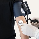 7099_7099_blood-pressure-kit_dbl-head_nibp-cuff_in-use_72dpi_g1bfdu