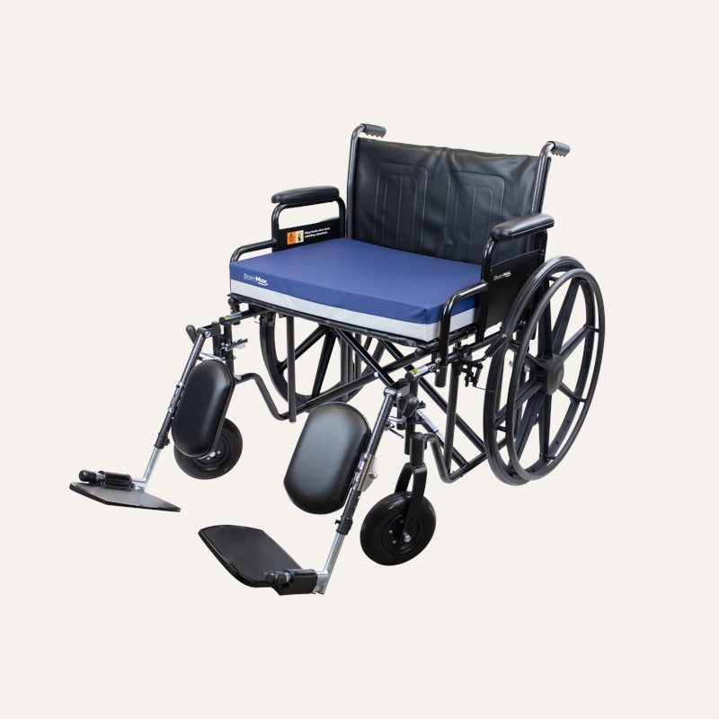 z-Bariatric_Gel_Foam_Wheelchair_Cushion_13050-13052_bariatric-foam-wheelchair-cushion_on_chair_three_quarter_view_rvcg7v