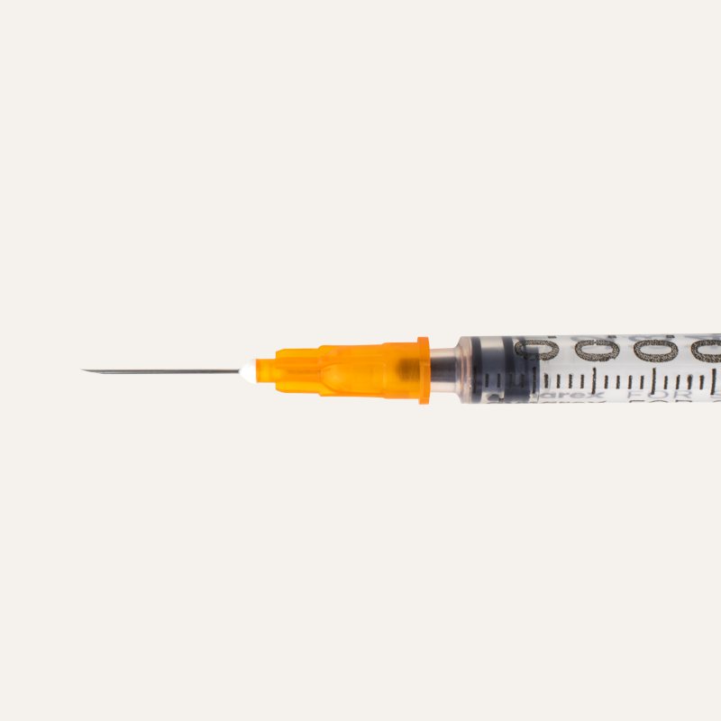 6937_6937_turderculin-syringe_needle-close-up_uc3ze8