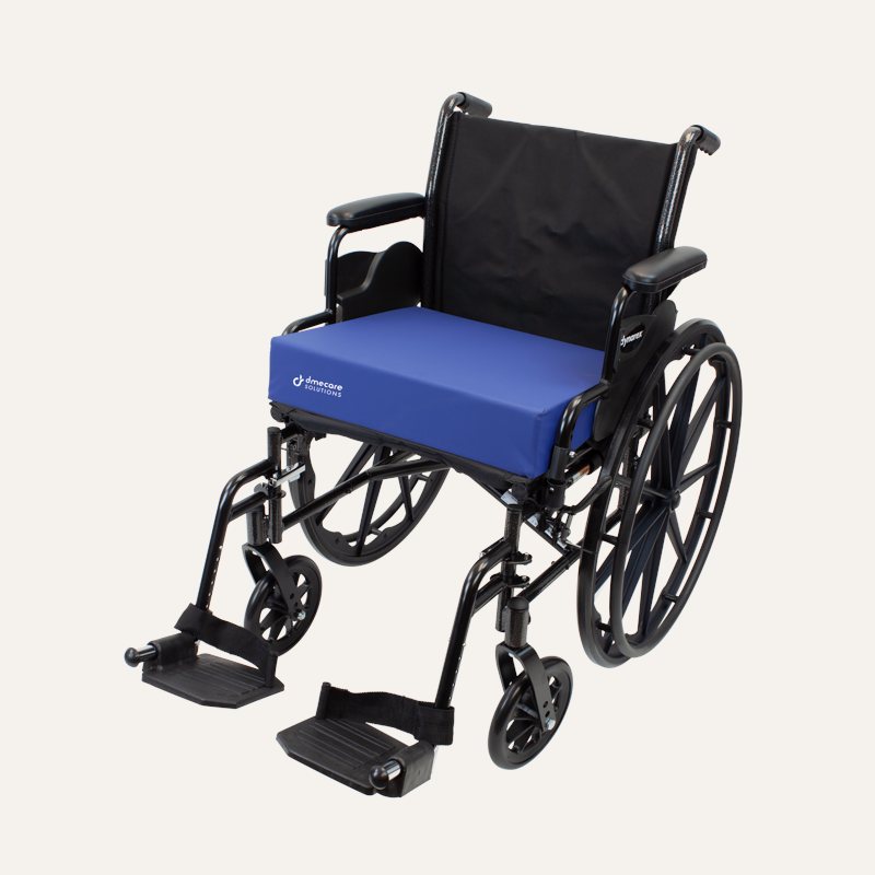 z-Ever-Soft_Wedge_Foam_Cushions_10625-10646_wedge_cushion_on_WC_three_quarter_view_2_zxobpm